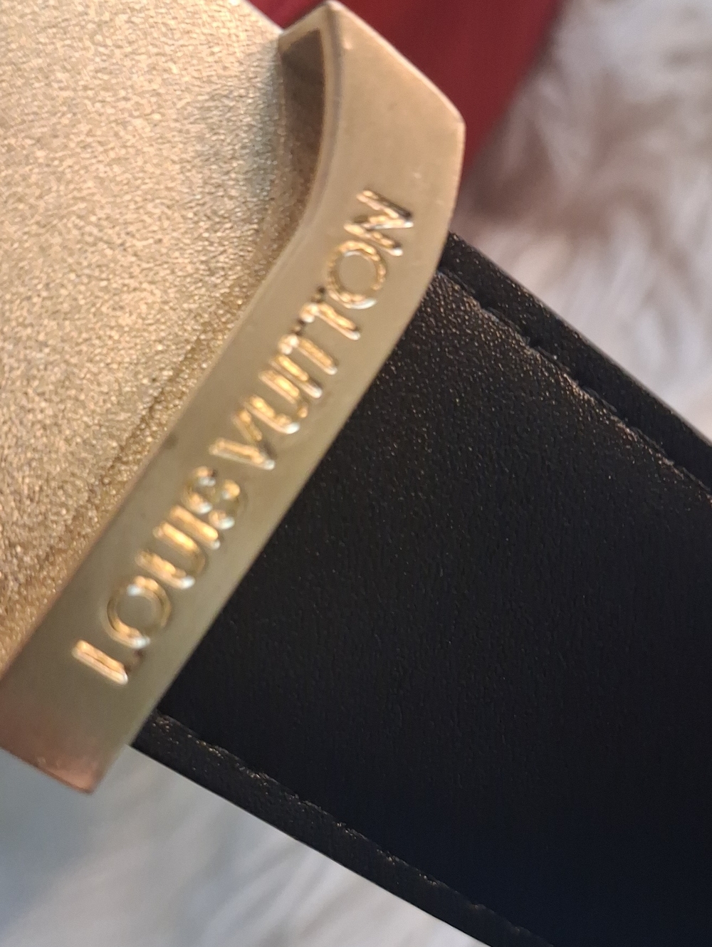 NWOT Men's Black Leather Belt with Gold LV Buckle - Picture 6 of 6